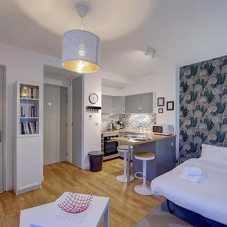 Le Fidji / 100m Gare Apartment