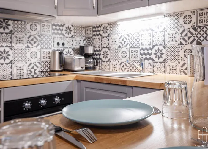 Le Fidji / 100m Gare 公寓